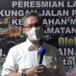 Sulkarnain Serahkan Bantuan dan Resmikan Program Kendari Terang di Kelurahan Mangga Dua