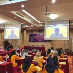 Kadinkes Kendari Jadi Pemateri pada Seminar Nasional UHO