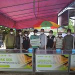 Gandeng IZI Sultra, Pegadaian Kendari Beri Modal Usaha kepada Tukang SOL Sepatu