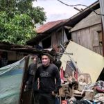 Relawan ASR Kendari Berikan Santunan Kepada Keluarga yang Tinggal di Gubuk Reyot