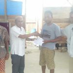 DPC Gerindra Konsel Berikan Bantuan ASR kepada Korban Kebakaran di Desa Sambahule