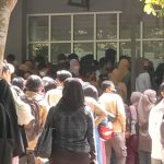 Pelayanan Amburadul, Ratusan Mahasiswa UHO Harus Antri Seharian Urus Pembayaran UKT