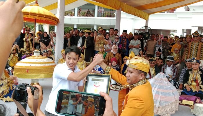 Di Balik Rekor MURI, Ada Jerih Payah Ibu-Ibu Muna Siapkan 1.228 Dulang
